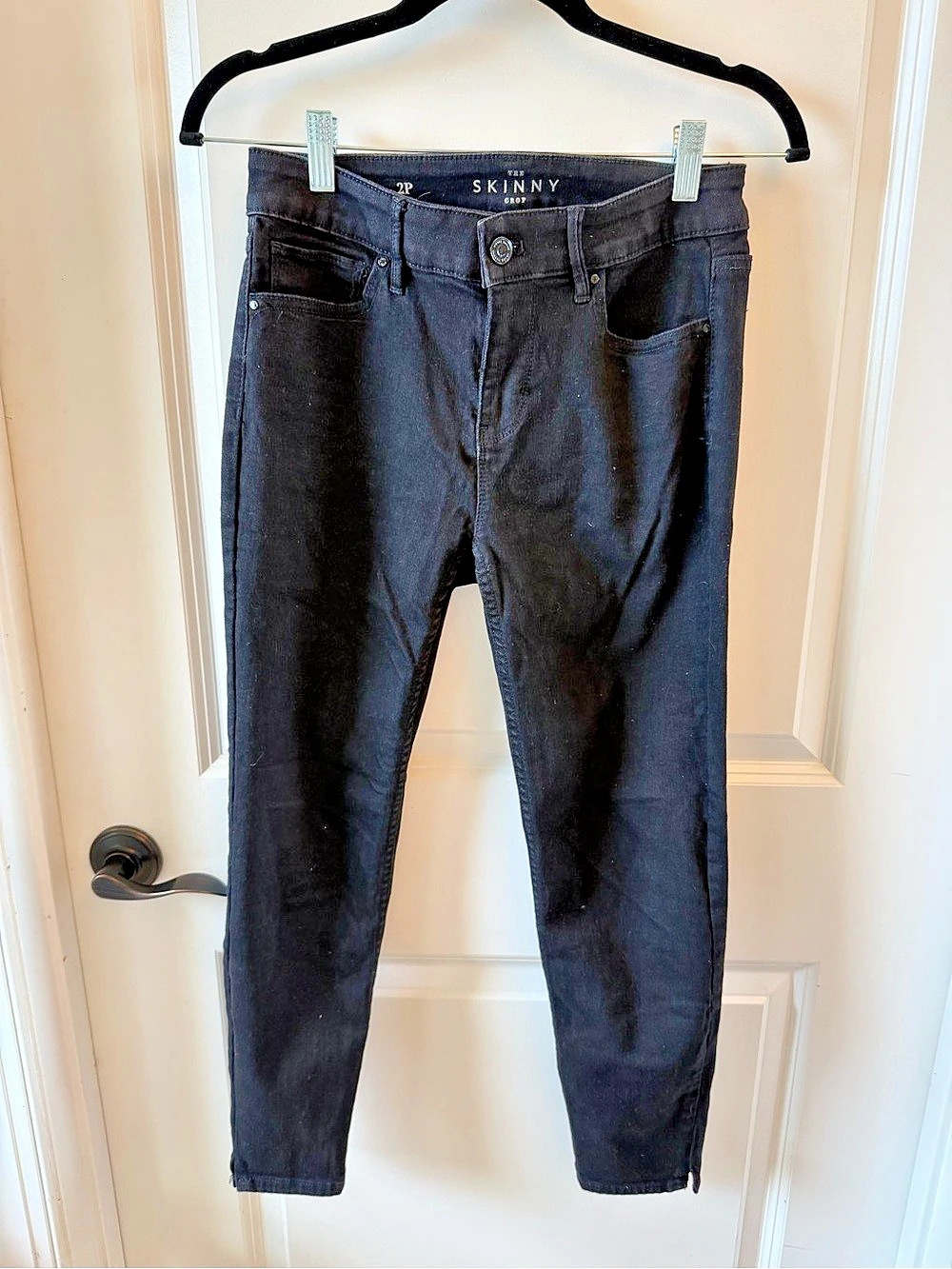 WHBM Skinny Crop Jeans in Black Size Small